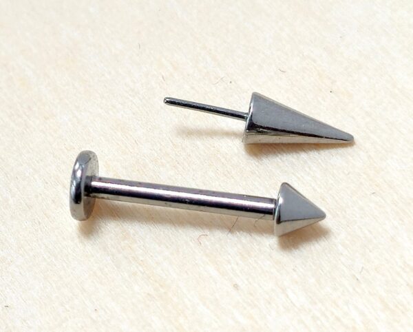 Titanium Threadless Spike Labret Stud Piercing 18g 16g Lip Piercing Jewelry, Tragus Helix Cartilage Madonna Medusa Side Labret