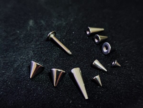 Snake Bite Piercing, Spike Labret Lip Jewelry with Custom Spike size - 2pcs Titanium Piercing Labrets